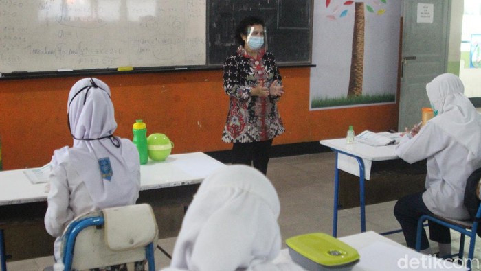 Uji coba sekolah tatap muka di SMP N 1 Pontianak
