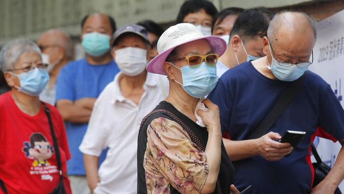 Warga Hong Kong Antre Tes Massal Untuk Hadapi Gelombang Ketiga Corona