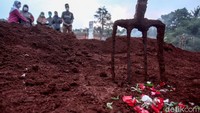 Enam bulan berlalu, kasus Corona di Indonesia hingga 2 September 2020 kini telah mencapai 180 ribu kasus positif yang tersebar di 488 kabupaten/kota di 34 provinsi se-Indonesia.