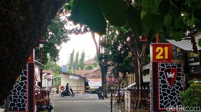 Akses jalan di dalam Aspol Manahan Solo ditutup, Rabu (2/9/2020).