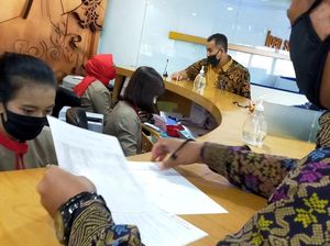Ribuan Kantor Cabang Bank Ditutup, Pegawainya Kena PHK?