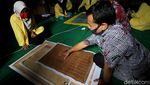 Begini Proses Restorasi Naskah Kuno yang Kaya Nilai Sejarah
