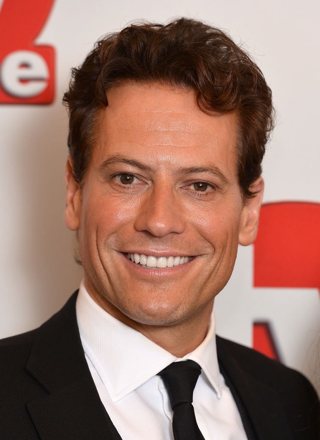 Kini Ioan sudah menikah dan memiliki dua anak. Dia juga terlibat dalam beberapa proyek film dan serial, beberapa di antaranya Harrow dan Amazing Grace. Ini penampilan sang aktor di usia 45 tahun. Foto: Getty Images/Pascal Le Segretain