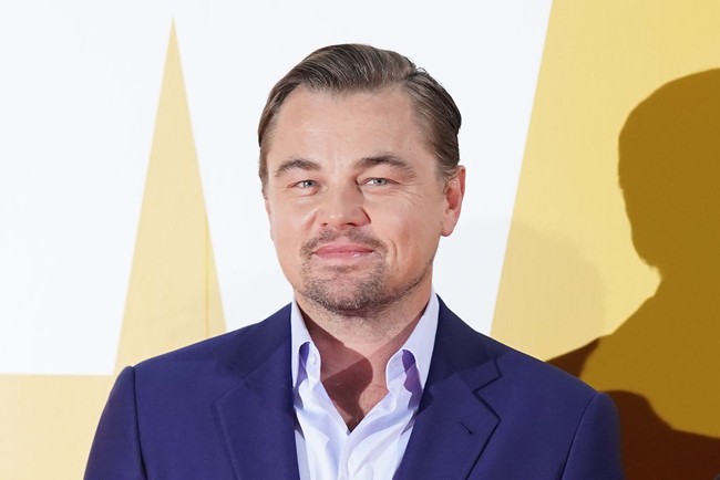 Di usia makin matang, karier akting Leo juga semakin berjaya. Dia bahkan berhasil meraih penghargaan Academy Awards lewat film The Revenant setelah beberapa kali hanya masuk nominasi. Kini usianya 45 tahun. Foto: Getty Images/Pascal Le Segretain
