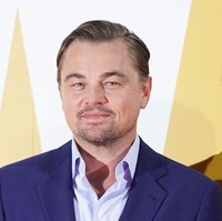Di usia makin matang, karier akting Leo juga semakin berjaya. Dia bahkan berhasil meraih penghargaan Academy Awards lewat film The Revenant setelah beberapa kali hanya masuk nominasi. Kini usianya 45 tahun. Foto: Getty Images/Pascal Le Segretain
