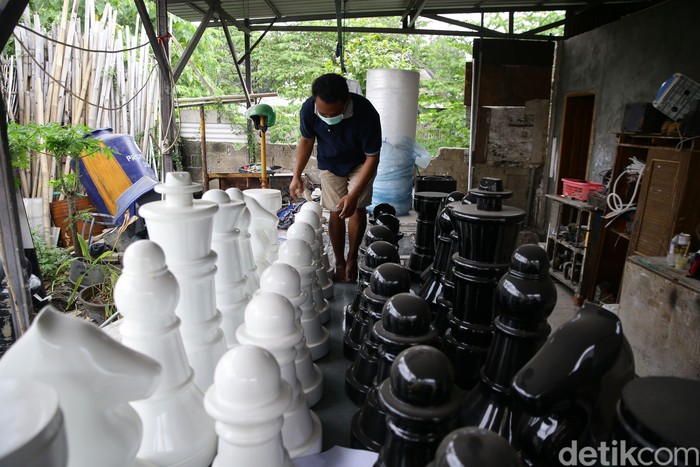 Catur Raksasa