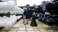 Catur raksasa karya Jodi dihargai mulai Rp 52 juta hingga Rp 105 juta. Dan bisa dibeli di akun instagramnya username caturraksasaindonesia atau jodipurnama.  