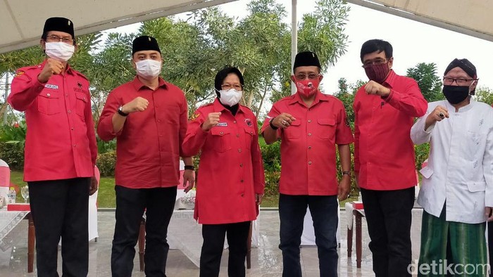 Bakal Calon Wali Kota dan Wakil Wali Kota Surabaya Eri Cahyadi-Armudji mengelar deklarasi di Taman Harmoni. Sebelumnya mereka telah mengantongi rekomendasi dari PDIP untuk Pilwalkot Surabaya.