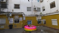 Penjualan semua kolam portabel, termasuk model tiup termurah, dimulai tahun ini pada awal Mei, ketika Spanyol masih berada di tengah-tengah penguncian yang ketat.  