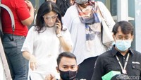 Iis Dahlia saat ditemui di kawasan Trans TV, Kapten Tendean, Jakarta Selatan pada Rabu (2/9). Pool/Noel/detikFoto.