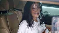 Jadi bagaimana nih mbak Iis? Pool/Noel/detikFoto.