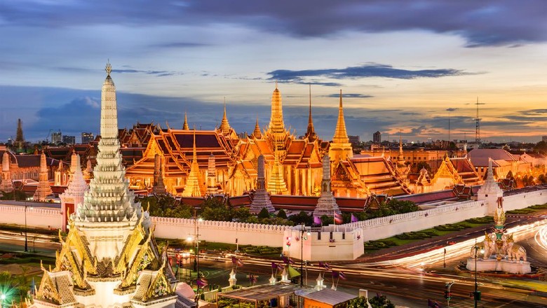 Ilustrasi Thailand Bangkok, Thailand at the Temple of the Emerald Buddha and Grand Palace.