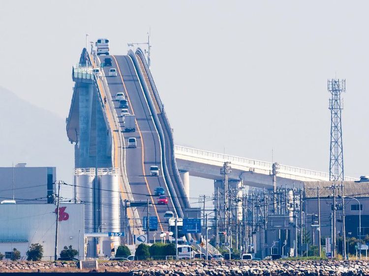 Ini Dia Jembatan Eshima Ohashi, Dijuluki Rollercoaster karena Bikin Dengkul Lemes