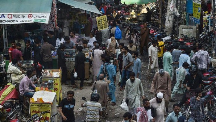 Kasus Corona di Pakistan mulai turun (AFP Photo)