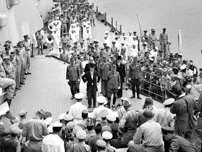 2 September 75 tahun silam, Jepang tandatangani surat resmi penyerahan diri di kapal perang AS, USS Missouri. Momen itu jadi penanda berakhirnya Perang Dunia II