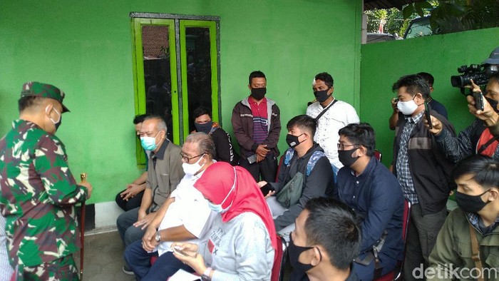 Korban perusakan Polsek Ciracas (Sachril/detikcom)