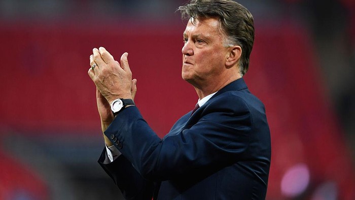 LONDON, ENGLAND - MAY 21:  Louis van Gaal Manager of Manchester United applauds the fans after winning The Emirates FA Cup Final match between Manchester United and Crystal Palace at Wembley Stadium on May 21, 2016 in London, England. Man Utd won 2-1 after extra time.  (Photo by Mike Hewitt/Getty Images)