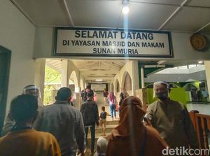 Hati-hari Lur, Arus Lalin ke Makam Sunan Muria Siang Ini Ramai Padat