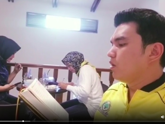 Momen Aldi Taher ngaji di restoran sampai coffee shop
