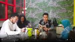 Momen Aldi Taher Ngaji di Restoran sampai Coffee Shop