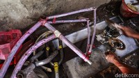 Menurut pedagang, permintaan sepeda masih tetap tinggi meski sudah booming sejak beberapa bulan lalu.