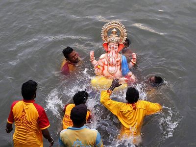 Melihat Perayaan Terakhir Festival Ganesh Chaturthi di India