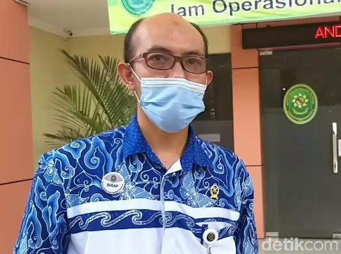 Ketua Pengadilan Negeri (PN) Bangil, Kabupaten Pasuruan, Akhmad Fazrinnoor Sosilo Dewantoro dan wakilnya Delta Tamtama positif COVID-19. Untuk sementara, pengadilan negeri kelas IB itu dipimpin seorang pelaksana harian (Plh).