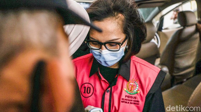 Pinangki Sirna Malasari menjalani pemeriksaan hari ini di Kejaksaan Agung (Kejagung). Bernaju tahanan warna pink, Pinanki diperiksa terkait kasus Djoko Tjandra.