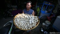 Namun masih banyak warga yang tidak memakai masker saat beraktivitas.