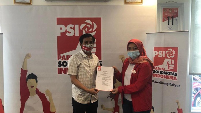 PSI serahkan dukungan ke Yena-Atep di Pilbup Bandung.