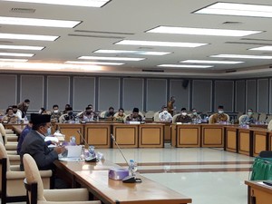 Sempat Ditunda karena Staf Kena Corona, Komisi VIII DPR Raker dengan Menag