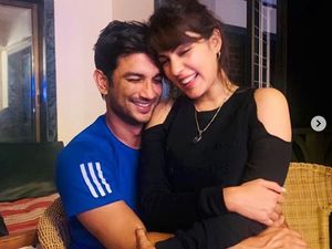 Rhea Chakraborty Kenang Sushant Singh Rajput di Hari Ultah, Ngaku Kangen