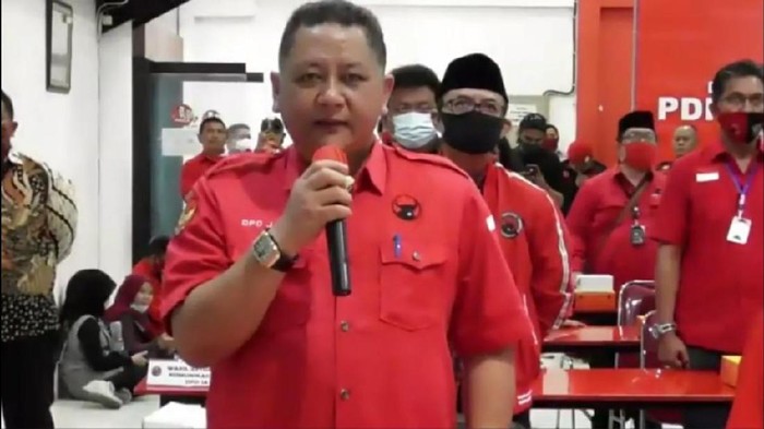 Whisnu saat berbicara dengan Megawati secara virtual