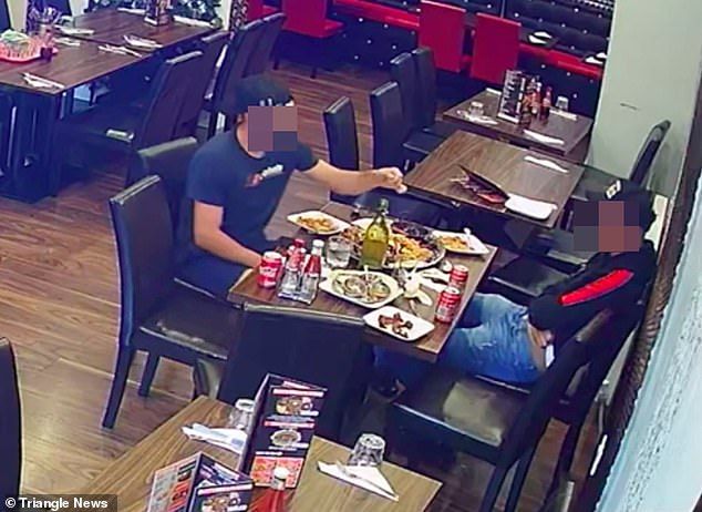 Agar Tak Bayar, Pengunjung Restoran Ini Taruh Rambut Kemaluan di Makanan