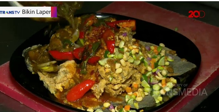 Asam Segar Tom Yum Suki Jumbo dan Ikan Gurame Tiga Sambal Asam Segar Tom Yum Suki Jumbo dan Ikan Gurame Tiga Sambal