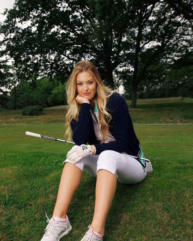 Bella sendiri menyadari popularitasnya semenjak membuka akun Instagram. Ia mengaku terkejut dengan banyaknya follower karena awalnya hanya ingin melihat progres permainannya. Foto: Instagram @bellaangelgolf