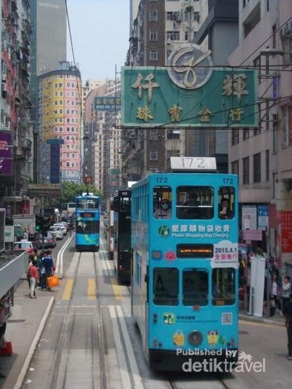 Harga menengah dan barang-barang bermerk Causeway Bay Hong Kong ada di SOGO. Busana untuk kalangan muda dengan harga terjangkau ada di berbagai macam butik di Island Beverly Centre. Harga menengah dan barang-barang bermerk Causeway Bay Hong Kong ada di SOGO. Busana untuk kalangan muda dengan harga terjangkau ada di berbagai macam butik di Island Beverly Centre.