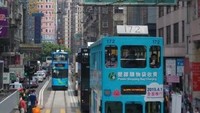 Harga menengah dan barang-barang bermerk Causeway Bay Hong Kong ada di SOGO. Busana untuk kalangan muda dengan harga terjangkau ada di berbagai macam butik di Island Beverly Centre.
