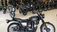 Karena motor baru, tentunya masih mulus. Foto: Dealer Kawasaki Asturias Spanyol