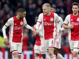 Donny van de Beek Vs Hakim Ziyech, Dari Kawan Jadi Lawan