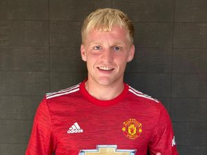 Van de Beek Sudah Tepat Pilih MU daripada Real Madrid
