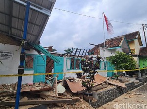 Jabar Hari Ini: Gedung BNN Sukabumi Ambruk-Bodebek Zona Merah COVID-19