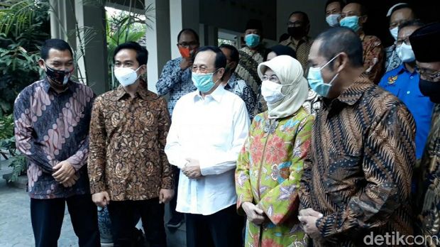 Gibran Rakabuming sowan Achmad Purnomo di kediaman Purnomo, Jalan Bhayangkara, Penumping, Laweyan, Solo, Kamis (3/9/2020).