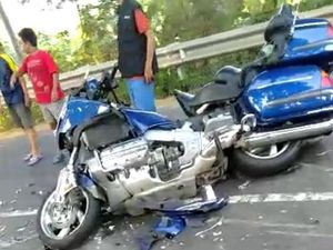 Motor yang Tabrak Truk di Jombang Honda Goldwing, Bukan Harley-Davidson