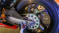 BSH hanya akan menyediakan 10 unit CBR250RR versi balap ini. Namun jumlahnya bisa ditambah lagi jika ada permintaan dari pebalap motor amatir. Pengiriman kepada pebalap terpilih akan dilakukan pada akhir tahun ini, dengan musim balap mulai April 2021. (Paultan)
