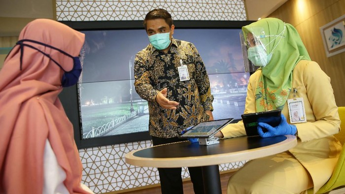 Mandiri Syariah gencar melakukan inovasi layanan digital untuk memudahkan transaksi nasabah. Termasuk membuka rekening secara online dari smartphone.