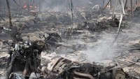 Terlihat si jago merah berhasil melalap model motor Kawasaki Ninja 250 FI, Ninja 250 SL, Z Series, Vulcan, hingga Versys. Motor-motor yang semula mulus itu pun hangus terbakar dan hanya menyisakan rangka. Foto: Facebook Ovimoto