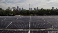 Panel surya ini terdiri dari sebuah modul grid ukuran1,5 m x 1,5 m.