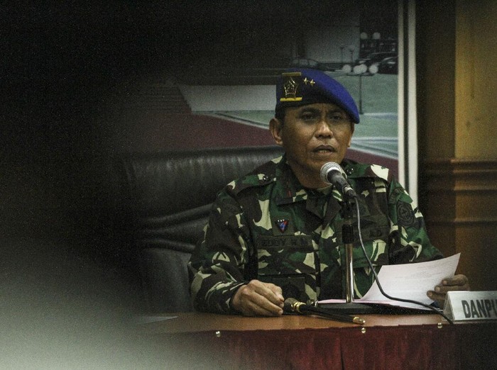 Komandan Puspom TNI Mayjen TNI Eddy Rate Muis memberikan keterangan pers di Mabes TNI, Cilangkap, Jakarta, Sabtu (29/8/2020). Konferensi pers tersebut tentang kasus penyerangan kantor Polsek Ciracas yang saat ini masih dalam proses penyelidikan, pengumpulan data dan fakta oleh Puspom TNI dan Polisi Militer Angkatan serta Polri. ANTARA FOTO/Asprilla Dwi Adha/wsj.