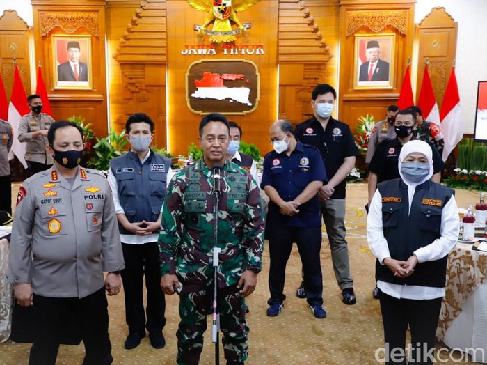 KSAD Jenderal TNI Andika Perkasa di Grahadi